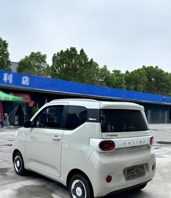 最新配资平台查询 五菱零蛋1.2万杀入市场、真的能跑150公里？五菱又放＂价格炸弹＂